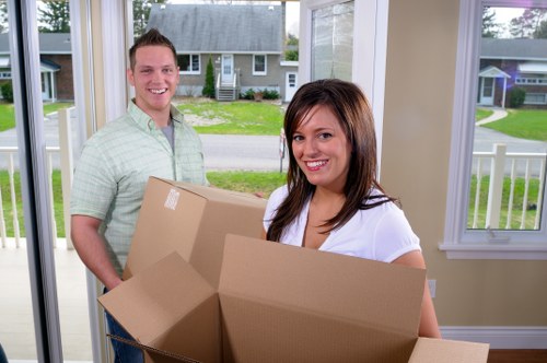 Efficient Knightsbridge relocation with careful item handling